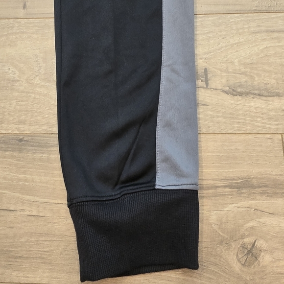 NWT Spalding Boys Black Performance Joggers Size Medium (10/12) - Picture 5 of 8